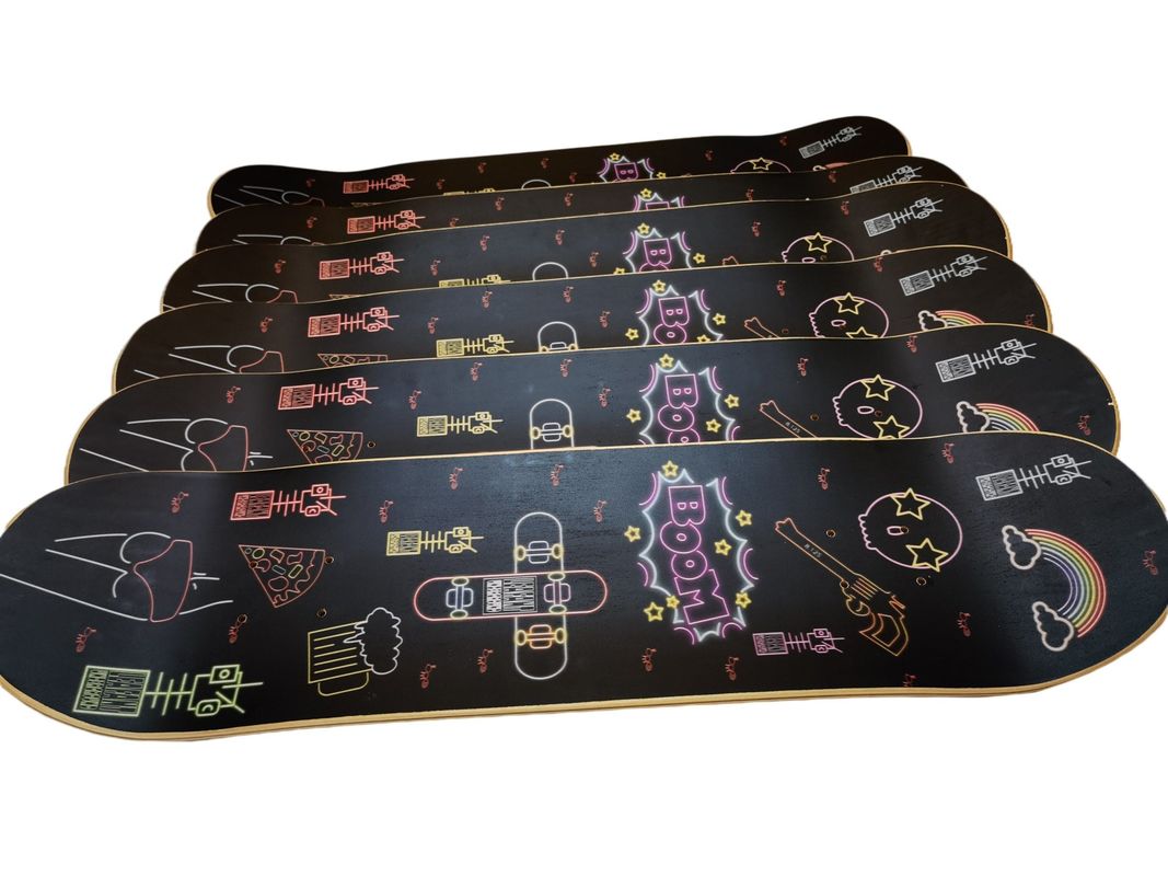 2024 Ventas calientes Estilo 7 Ply Maple Custom Cóncavo Doble Patada profesional de skateboard de tabla larga