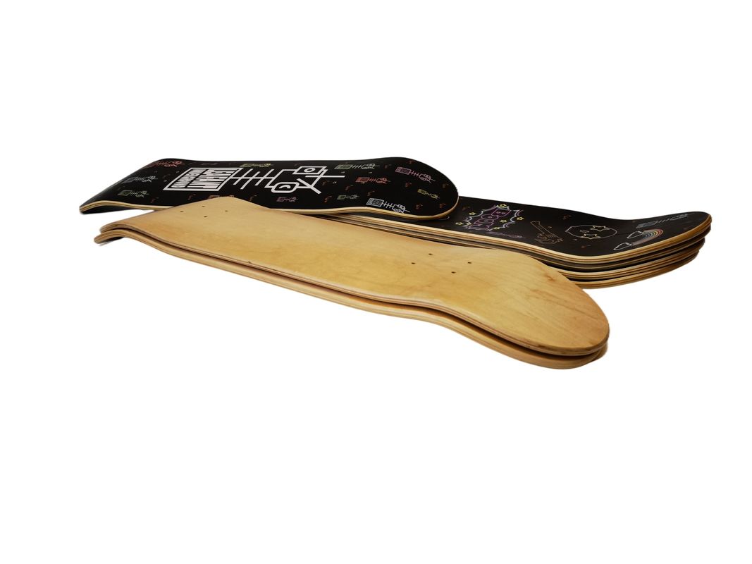 2024 Ventas calientes Estilo 7 Ply Maple Custom Cóncavo Doble Patada profesional de skateboard de tabla larga